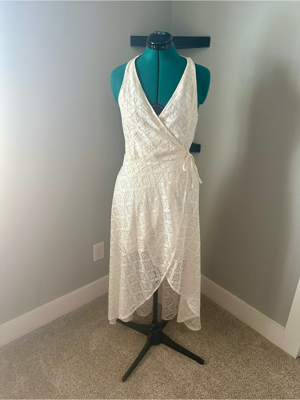 Abercrombie & Fitch Cream Lace High-Low Wrap Dress